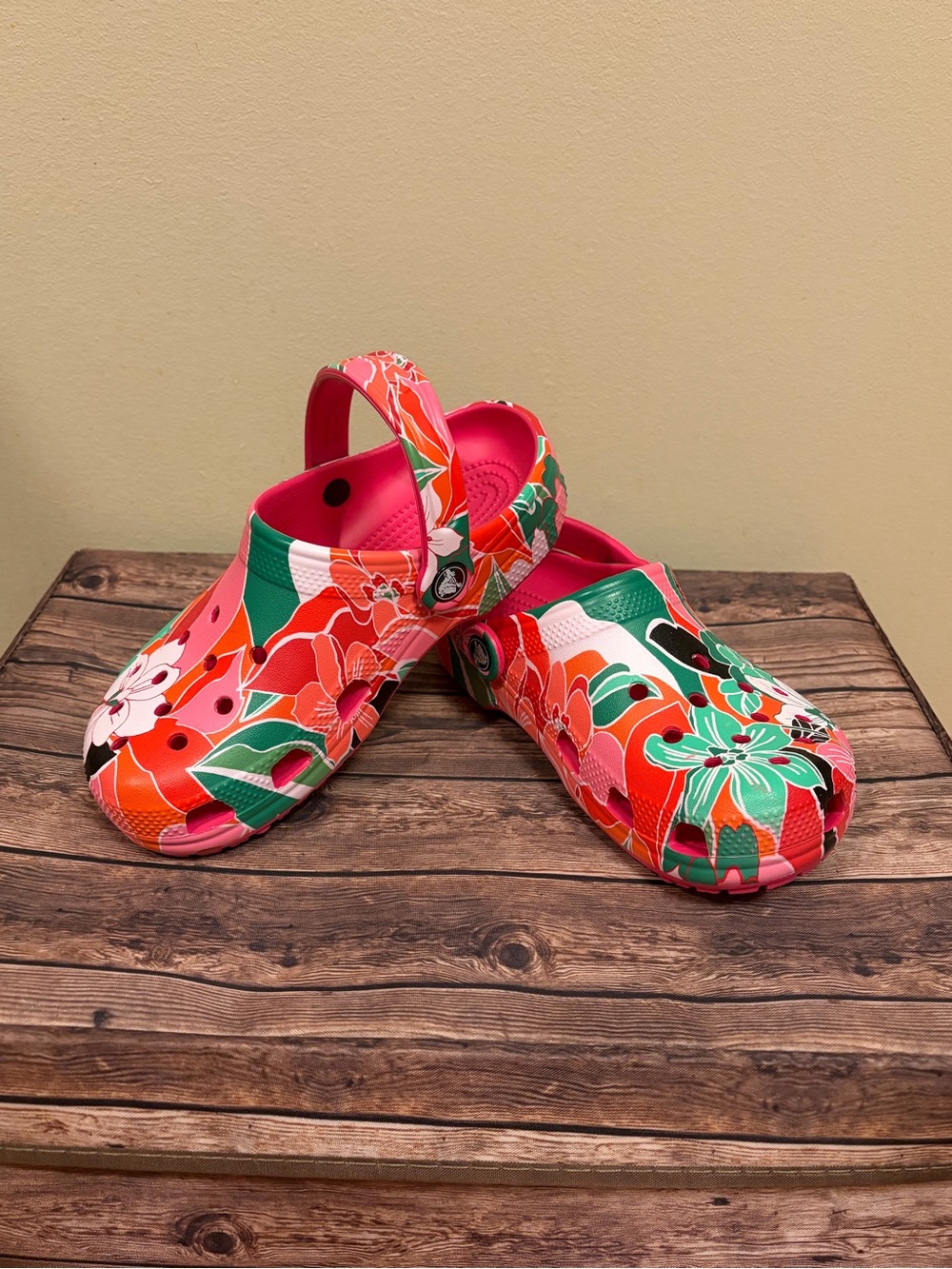 CROCS Kids Floral Print Clogs in Pink, Red, Green, White